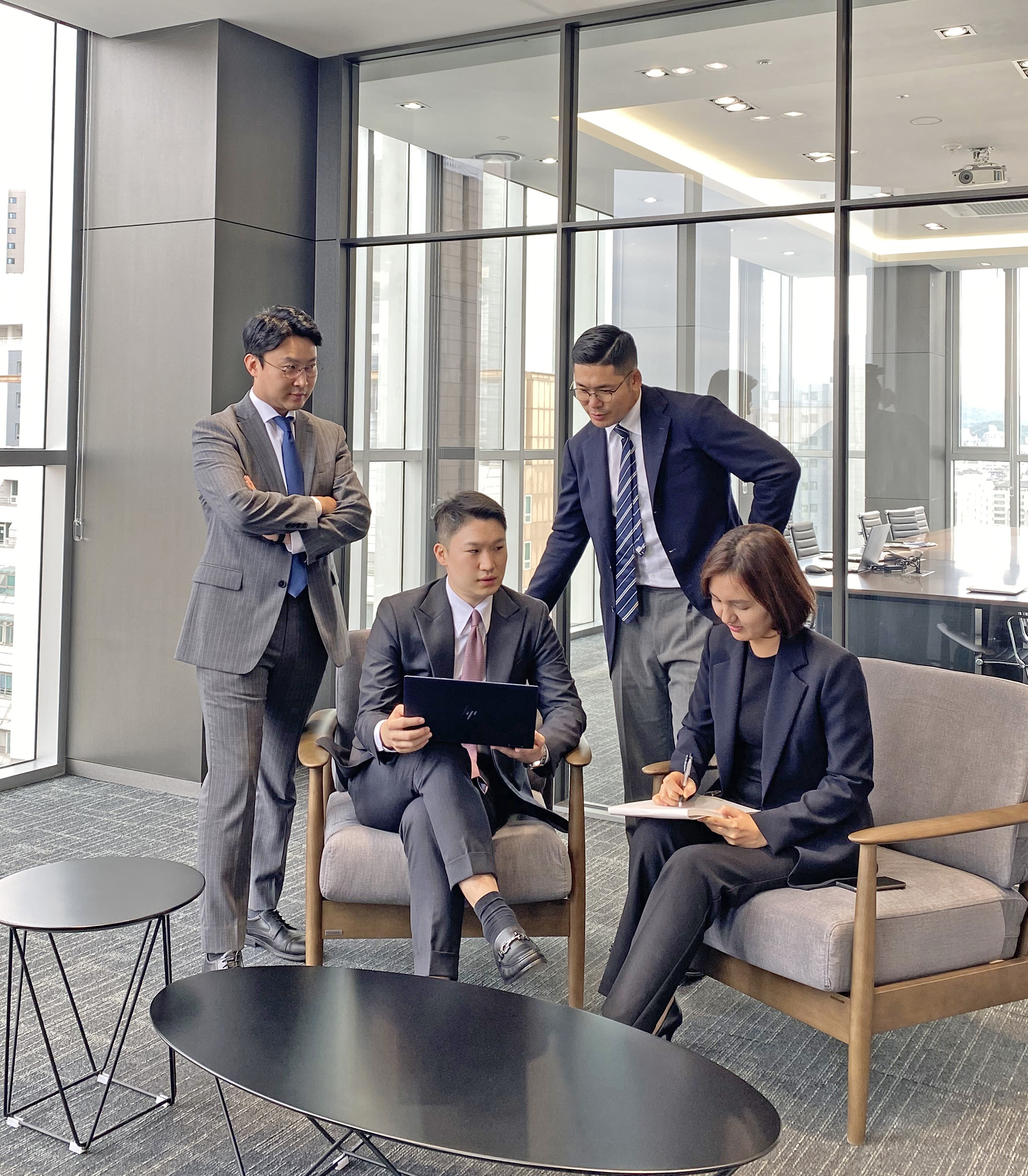 에이앤랩은
음주운전 · 뺑소니 · 교통사고 사건에 
집중해 온 음주·교통특화 로펌입니다.